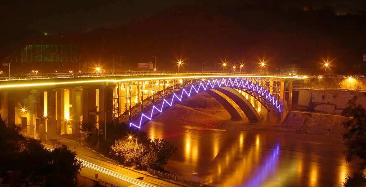 大橋橋梁亮化工程：提高城市形象，增強(qiáng)夜景效果